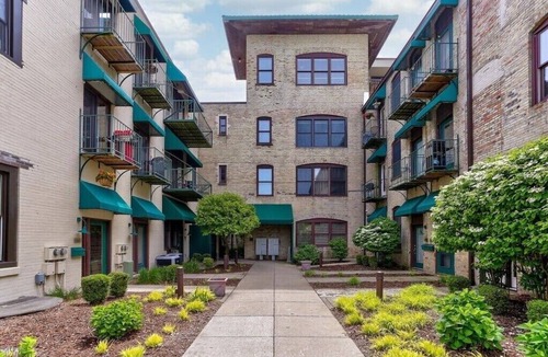 Grand Haven Condo | Downtown Waterfront! Cozy Space in the heart of Grand Haven!
