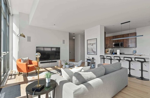 Downtown Chicago Apartment | Dual Penthouse Retreat: Perfect for Groups