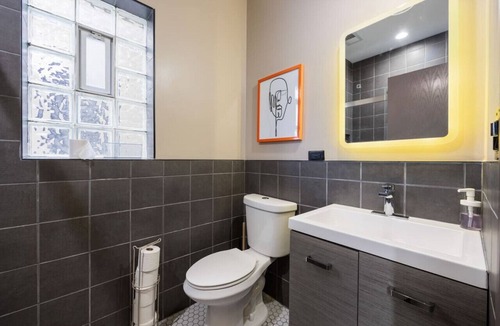 Bronzeville Bed & Breakfast | Dubois Guest House Room 301
