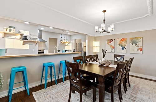 Milwaukee Apartment | Eclectic 2 Bed Apt W/Parking Near State Forest