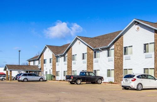 Pekin Hotel | Econo Lodge Inn & Suites Pekin - Peoria Area