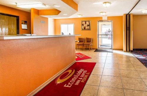 Pekin Hotel | Econo Lodge Inn & Suites Pekin - Peoria Area