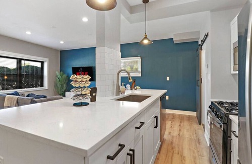 Lisle Apartment | Elegant 1BR Suburbs Gem | Perfect Location