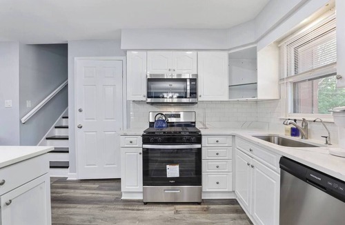 Clarendon Hills House | Elegant 5BD 2BA House | Clarendon Hills