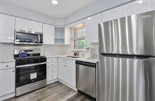 Clarendon Hills House | Elegant 5BD 2BA House | Clarendon Hills