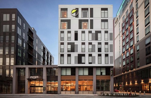 Iowa City Hotel | Element by Marriott Iowa City
