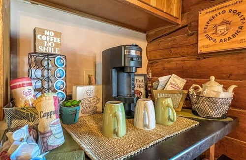 Lake Geneva Cabin | Elkhorn 3 Bedroom 2 Bathroom Log Cabin Sleeps 8
