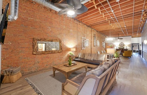 Galena Apartment | Elle & Becks loft Suite