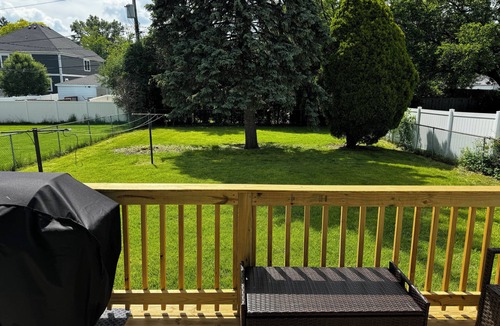 Elmhurst House | Enamored in Elmhurst