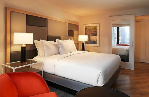 Streeterville Hotel | Enjoy a Hassle-Free and Suiting Stay! 2 Family-friendly Units, Onsite Pool