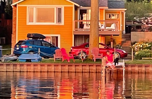 Sand Creek Cottage | Enjoy Beautiful sunsets at a Lake Side Cottage