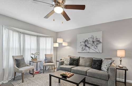 Davenport House | Entire Duplex — Sleeps 14 Minutes to Downtown
