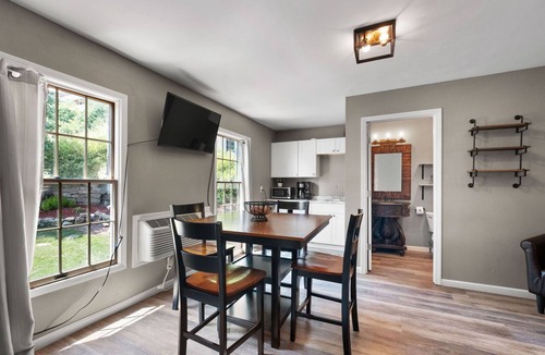 Grafton House | Entire property in the heart of Grafton on Main