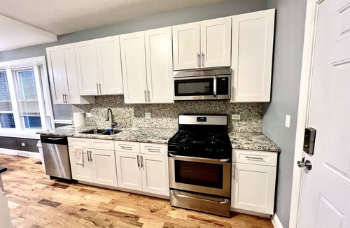 South Austin Condo | Experience Chicago living near United Center