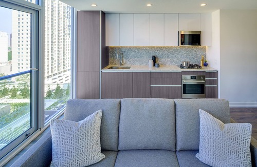 Near North Side Hotel | Experience the Suite Life in Chicago’s Iconic Old Town – Spacious Stays Await