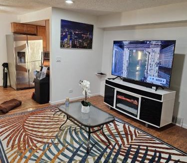 Des Plaines House | Exquisite Haven