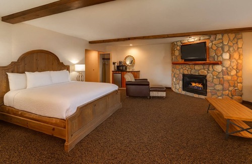 Peoria Hotel | Extended Stay Perfection: Cottages with Homely Ambiance | 2 Units