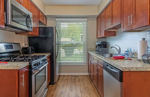 Glendale Heights House | Extended Stay Glendale Heights FHS Rental
