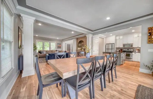 Douglas House | Extra Spacious House with Heated Backyard Pool