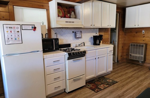 Newaygo Cottage | Fabulous 9-bedroom cottage 1,2,3,4&5