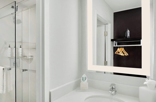 Streeterville Hotel | Fairfield Inn & Suites Chicago Downtown/Magnificent Mile