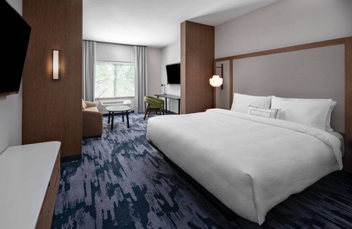 Lake Geneva Hotel | Fairfield Inn & Suites by Marriott Lake Geneva