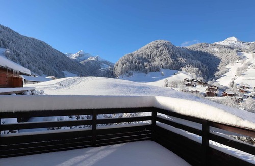 Areches Ski Chalet | Family chalet for 12, Arêches-Beaufort, near shops