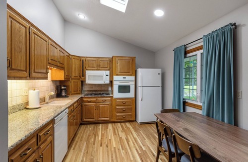 Southeast Omaha House | Family Home Min to Henry Dorley Zoo, Charles Schwab Field, Covered Porch, 4TVs
