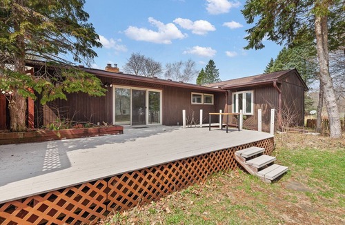 Tecumseh House | Fantastic 4-bedroom house with AC in charming Tecumseh