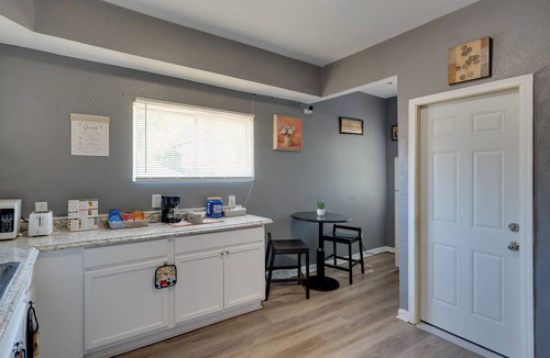 Milwaukee Cottage | Fenced Yard! Spacious Home, 4 Mi to Dtwn Milwaukee