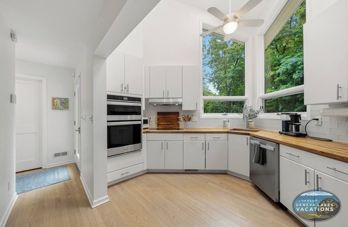 Fontana-on-Geneva Lake House | Fontana Home With Pool and Hot Tub Minutes from the Lake