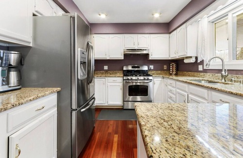 Lake Geneva House | Forest Harmony House Near Geneva Lake Movie Room Wet Bar Balcony Grill