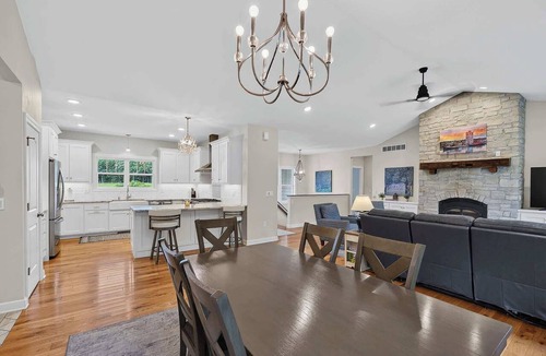 Door County House | Forest Trail-Door County Retreat with Fire pit