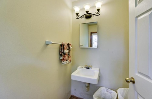 Fort Atkinson House | Fort Atkinson Ranch Home Near Rock River