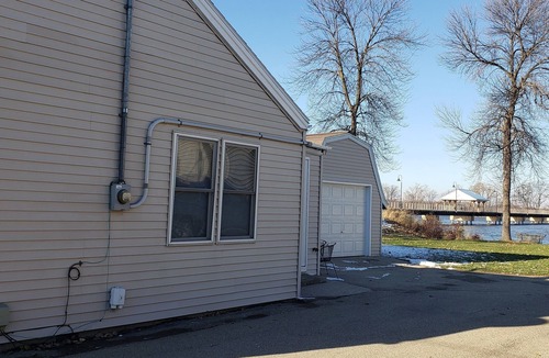 Menasha House | Fox River Retreat #3