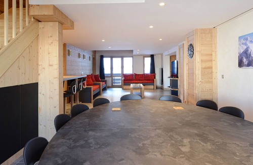 Bellentre Apartment | Spacious renovated apartment for 15 · Close to slopes · Wellness area