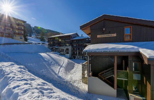 Bellentre Apartment | Renovated apartment near slopes with wellness area and parking