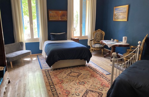 Saint-Laurent-de-la-Cabrerisse Bed & Breakfast | Triple Room with En suite at Villa Céline Bed & Breakfast with pool & garden