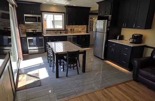 Mayfield House | Freshly renovated house on Spider Lake
