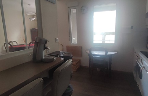 Carcassonne Apartment | Fully-equipped city-centre apartment with terrace 200 m from the station