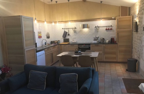 Riberac Bed & Breakfast | Fully equipped, modern studio in the most charming B&B in the heart of Ribérac.