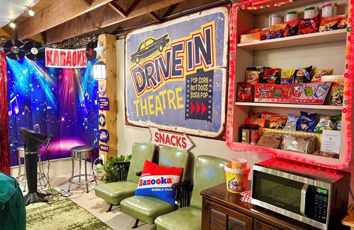 Ottawa House | Fun Escape 2-Ottawa -Starved Rock- Skydive-4 BR