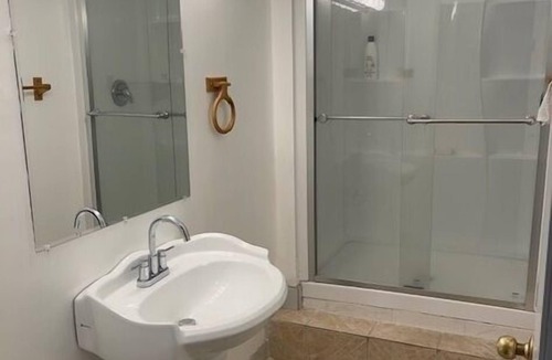 Killgubbin Apartment | Furnished Room's Downtown Chicago River North Neighborhood.