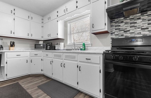 Rockford House | Game House with Pool Table, Arcades and 3 Beds