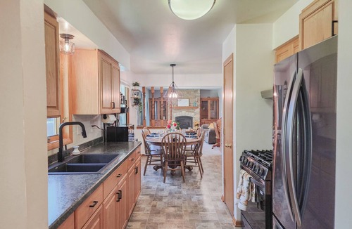 Oak Creek House | Game Night Haven with Gas Fireplace
