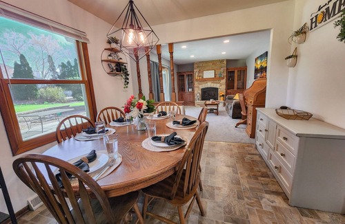 Oak Creek House | Game Night Haven with Gas Fireplace