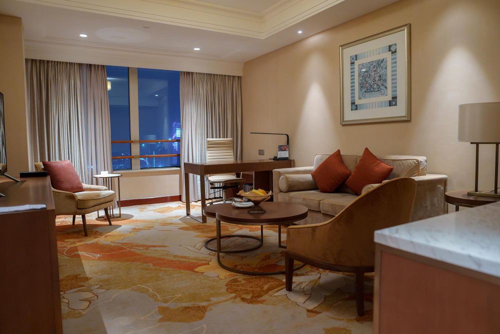 Woodlawn Apartment | Get the Woodlawn Experience! Steps away from UofC and Chicago's Lakefront.