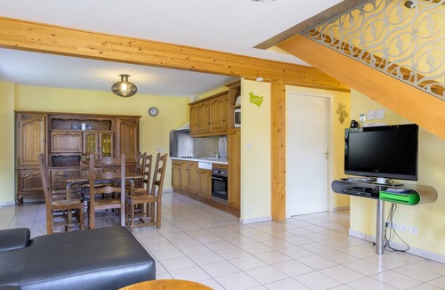 Rupt-sur-Moselle House | "Gîte Cerf" vacation home with a private terrace, Wi-Fi, and air conditioning