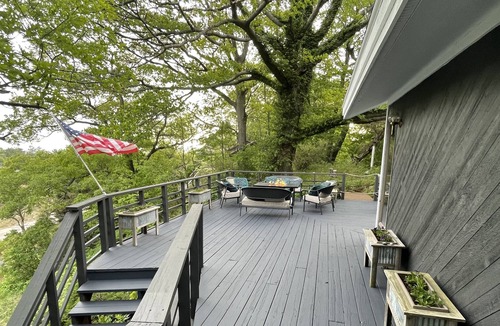 Whitehall House | Golden Gate Cottage -White Lake & Lake Michigan - relaxing -boating -fishing!