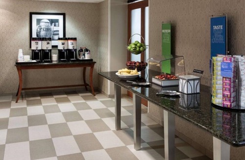 Davenport House | GOLF, SHOPS AND DINING IN DAVENPORT